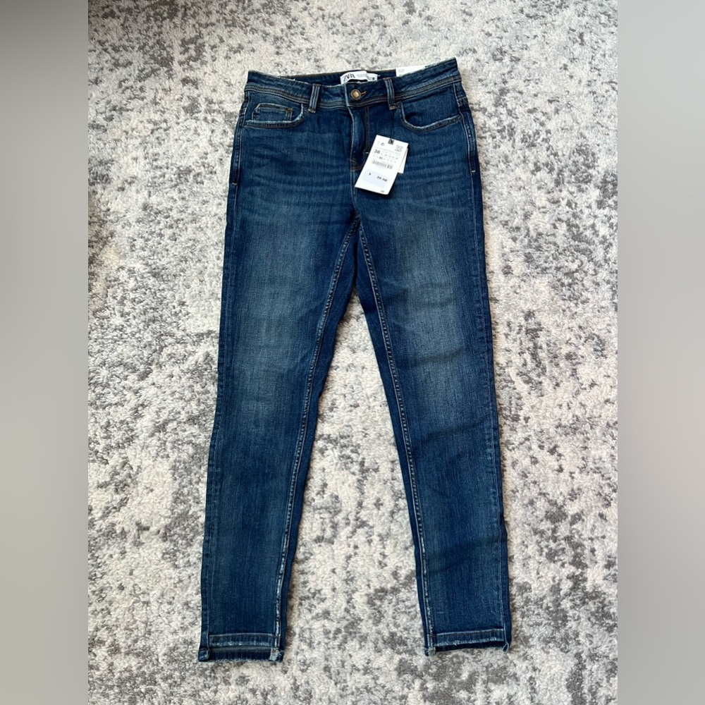 Zara blue skinny jeans, size 6.